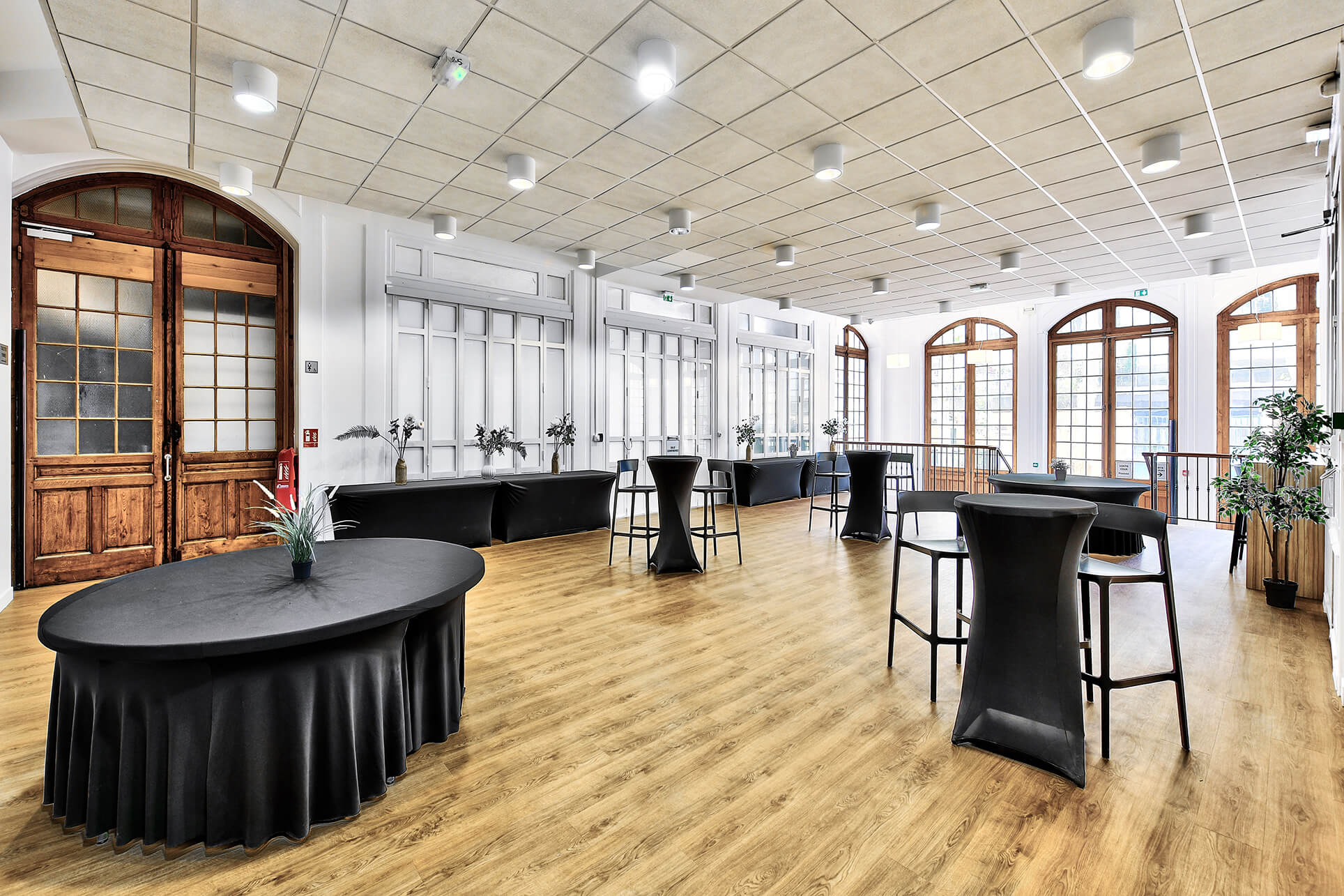 SALLE RECEPTION Location d’espaces à l’Escale Lyonnaise à Lyon pour séminaire, réunion, formation, événementiel, conférence associations et professionnel.