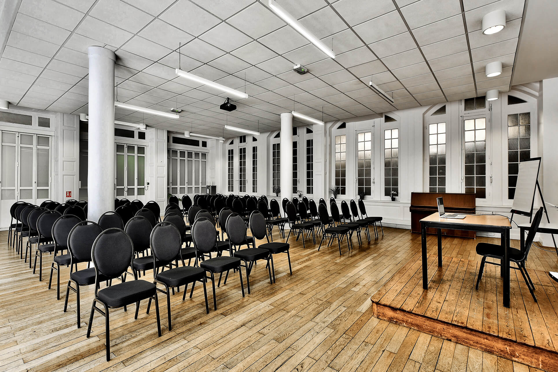 SALLE CONFERENCE Location d’espaces à l’Escale Lyonnaise à Lyon pour séminaire, réunion, formation, événementiel, conférence associations et professionnel.